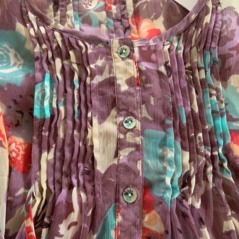 American Rag Floral top - Picture 2 of 6